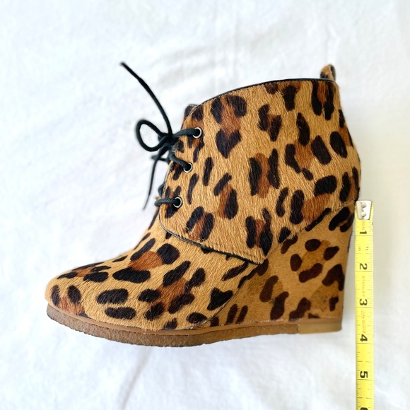SHOEMINT Shoe Bootie Wedge Leopard sz 8.5 Pony Hair Lace up EXC Jolly Tan - Picture 11 of 11